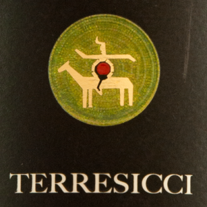 italiaanse-rode-wijn-sardinie-terresicci-dolianova